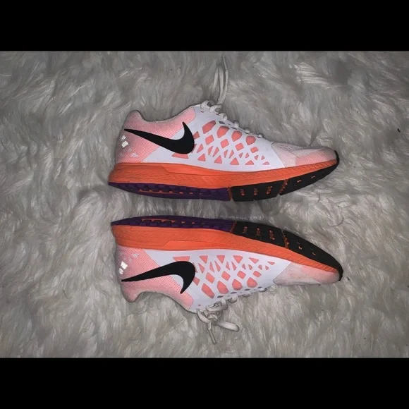 Nike women’s sneakers - Picture 3 of 8